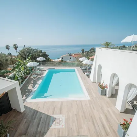 Вилла Enotria - Vittoria Luxury *